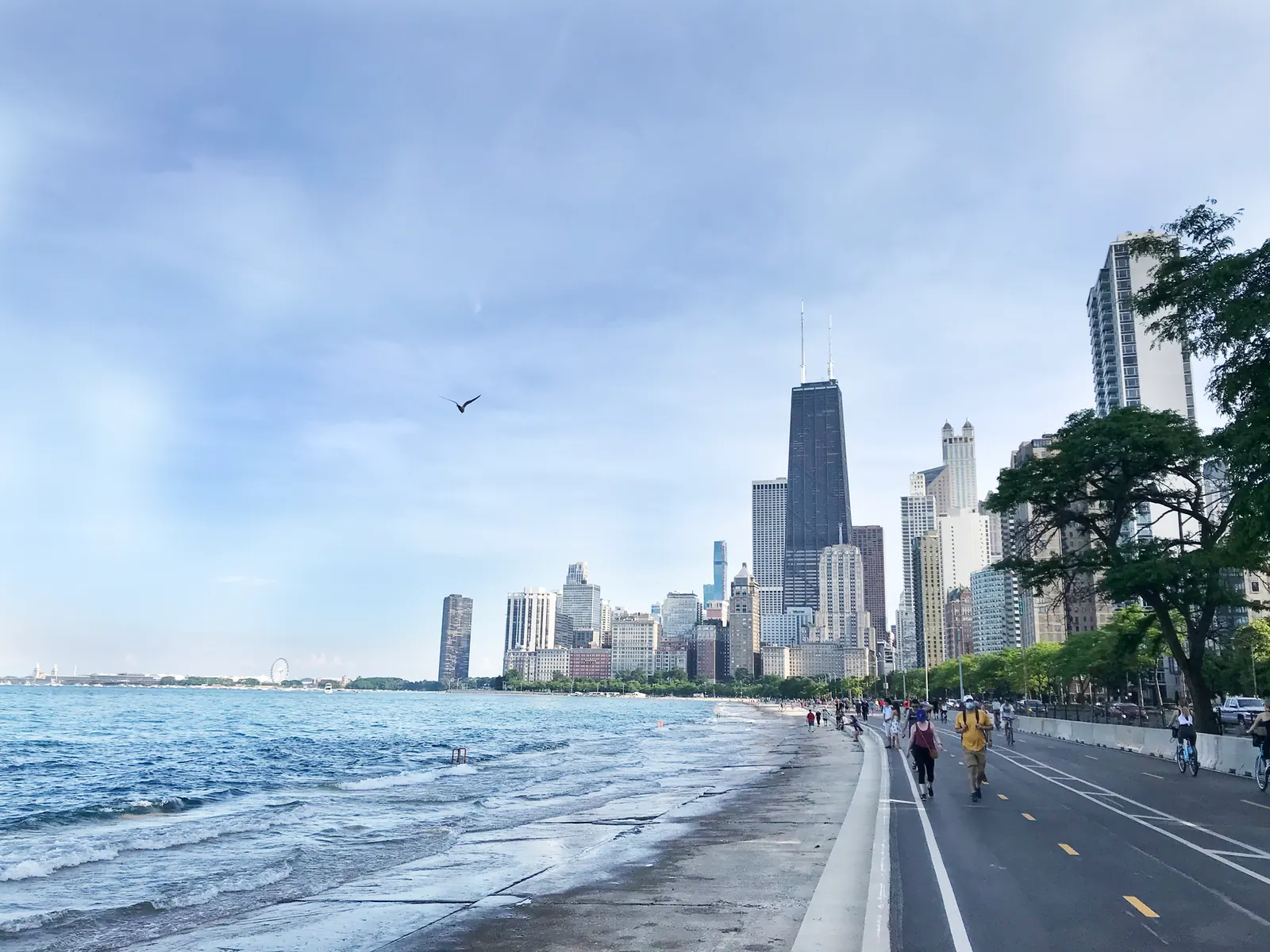 Lakefront path along Lake Michigan with the Chicago skyline